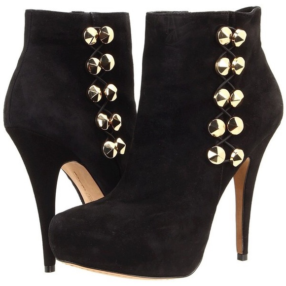 Vince Camuto Shoes - Basically NWOT Vince Camuto Jardine Bootie 👑